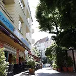 Rockchair Apartment Blissestrasse